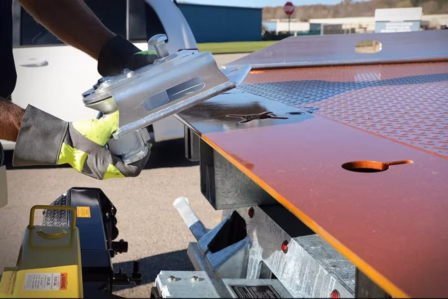 Picture of Miller Approach Plate Roller Guide