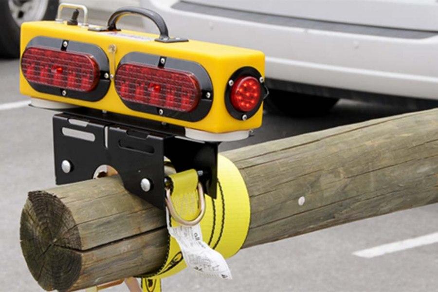 Picture of TowMate 16" Wireless Tow Light w/ Utility Pole Mount