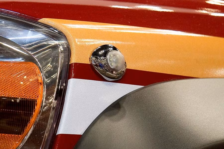 Picture of Whelen Flashing Light Hide Away LED Solid Color