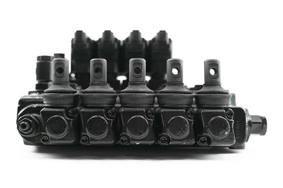 Picture of Miller 5-Spool Valve, 12V Walvoil DTU