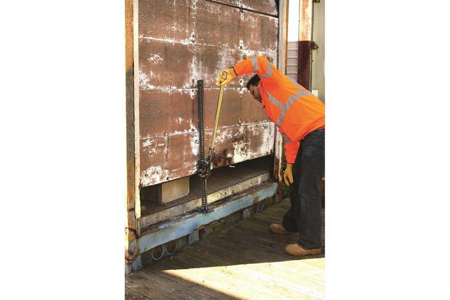 Bloomfield 2-1/2 Ton Hi-Lift X-Treme Jack Additional view