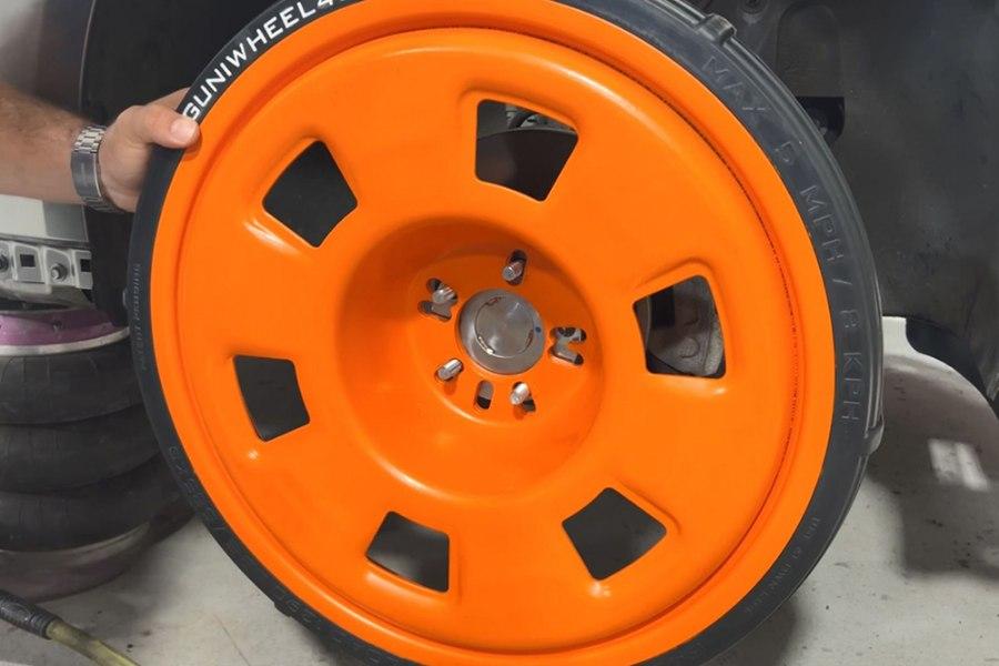 Picture of GUNI Wheel Hub Universal Rotating Hub