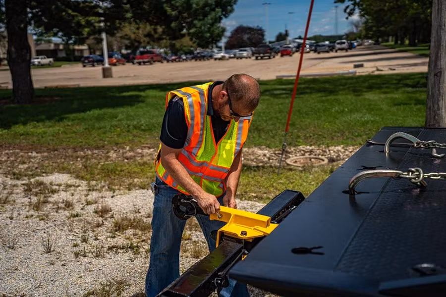 Picture of Zip's 2" Receiver Kit for Miller Car Carrier Wheel Lifts