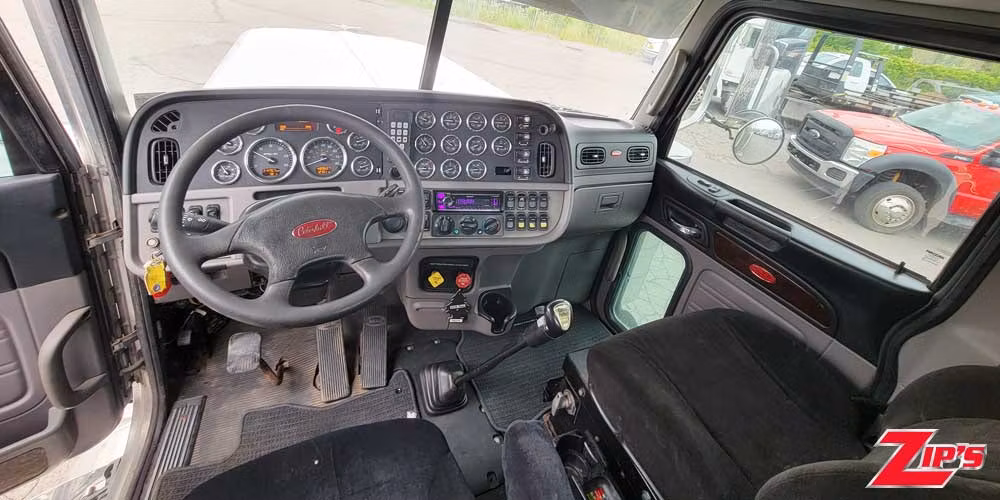 Picture of 2005 Century 5230 30 Ton Wrecker, 2012 Peterbilt 389, 20374