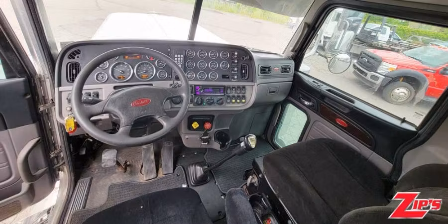 Picture of 2005 Century 5230 30 Ton Wrecker, 2012 Peterbilt 389, 20374