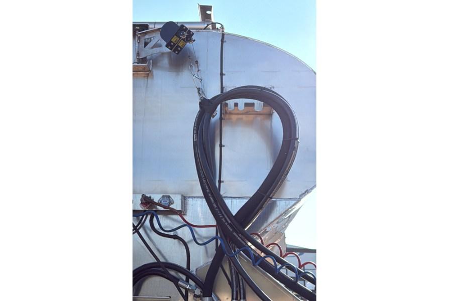 Picture of EZ Claw Heavy Duty Hydraulic Line Saver