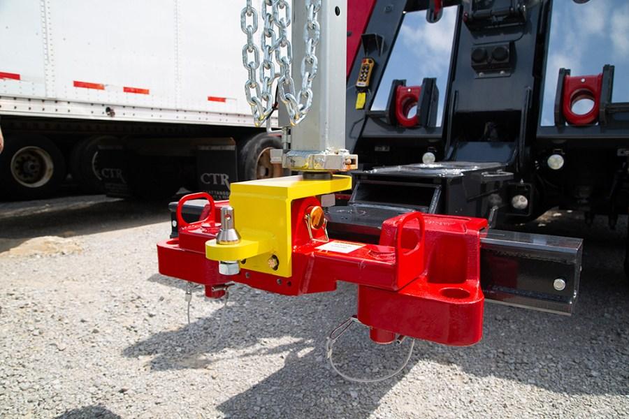 Picture of Miller Industries Gooseneck 5th Wheel/Pintle Attachment