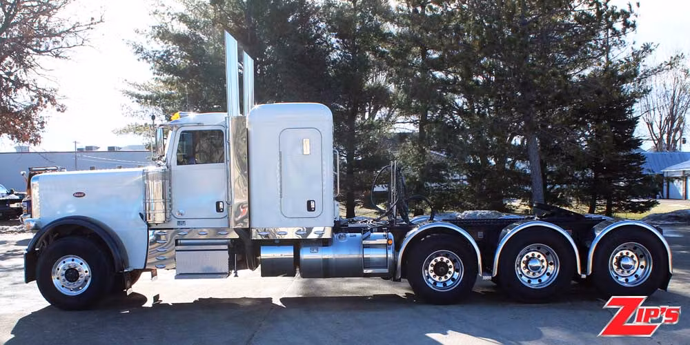 Picture of 2022 Peterbilt 389 Road Tractor with 48" Sleeper, 23210