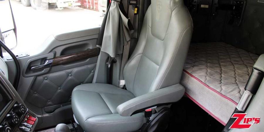 Picture of 2016 Kenworth T880 with 44" Sleeper Road Tractor, 23169