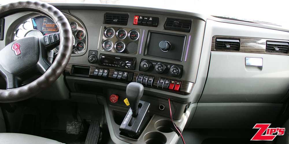 Picture of 2016 Kenworth T880 with 44" Sleeper Road Tractor, 23169