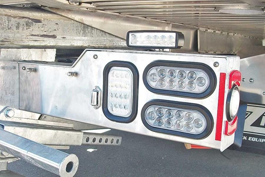 Picture of Miller Tail Light Face Plate Horizontal Lights Horizontal Right LCG Gen II Series