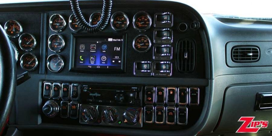 Picture of 2021 Peterbilt 389 Road Tractor w/64" Sleeper, 23214