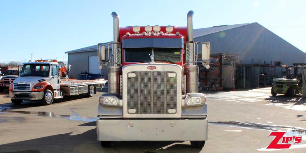 Picture of 2021 Peterbilt 389 Road Tractor w/64" Sleeper, 23214