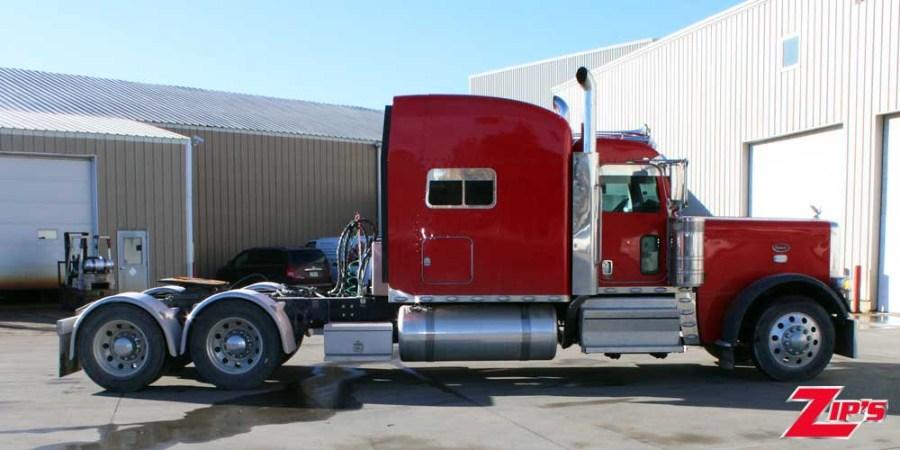Picture of 2021 Peterbilt 389 Road Tractor w/64" Sleeper, 23214