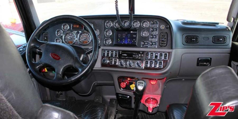 Picture of 2021 Peterbilt 389 Road Tractor w/64" Sleeper, 23214
