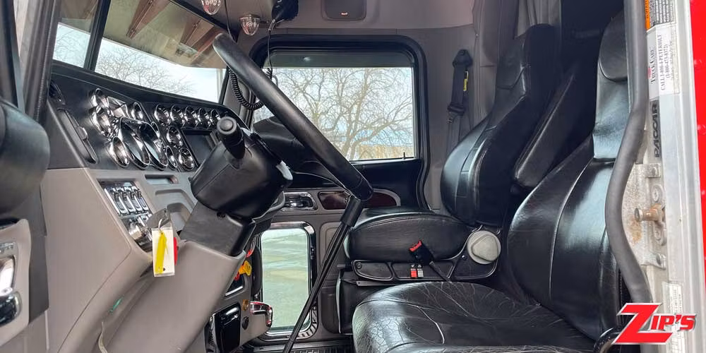 Picture of 2021 Peterbilt 389 Road Tractor w/64" Sleeper, 23214