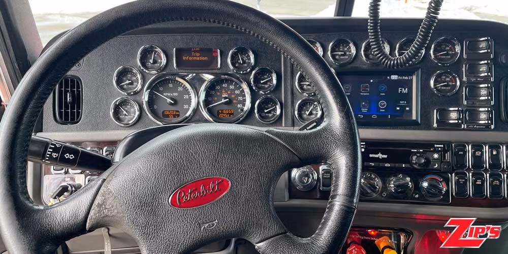 Picture of 2021 Peterbilt 389 Road Tractor w/64" Sleeper, 23214