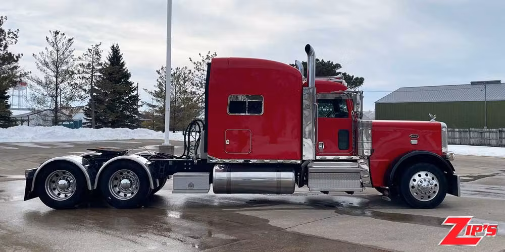 Picture of 2021 Peterbilt 389 Road Tractor w/64" Sleeper, 23214