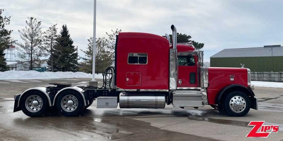 Picture of 2021 Peterbilt 389 Road Tractor w/64" Sleeper, 23214