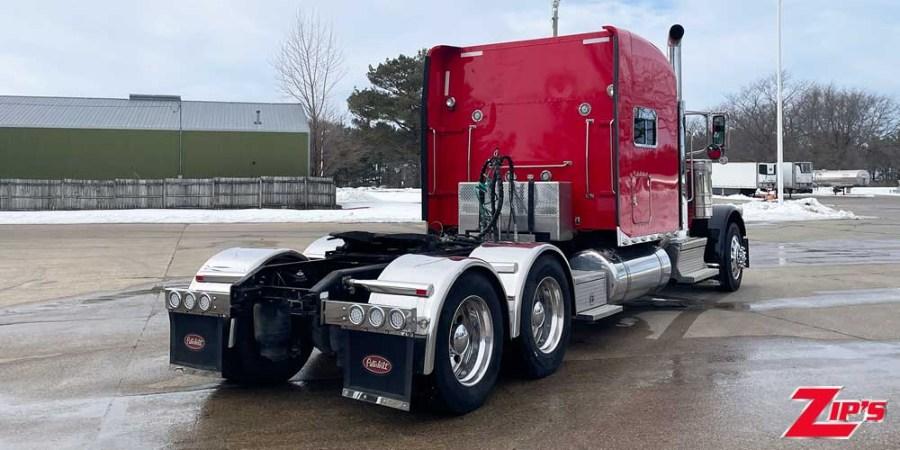 Picture of 2021 Peterbilt 389 Road Tractor w/64" Sleeper, 23214
