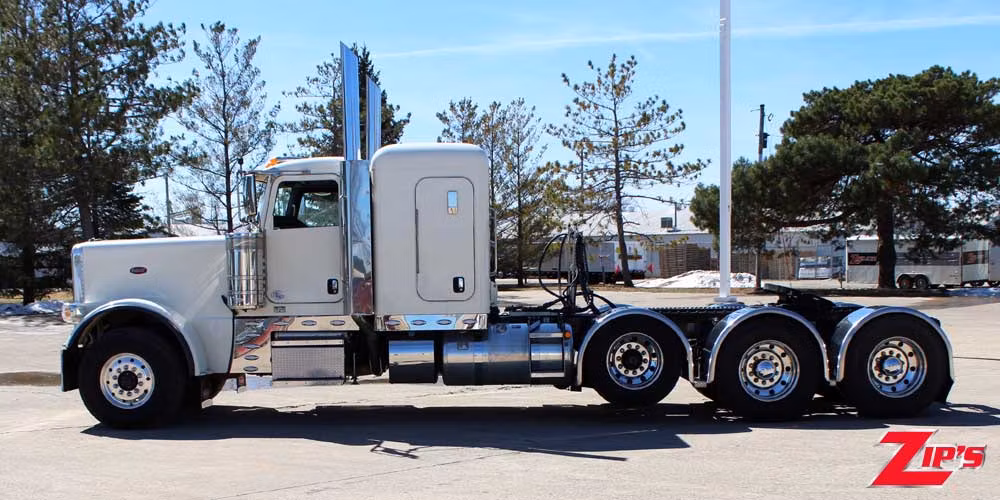 Picture of 2022 Peterbilt 389 Road Tractor with 48" Sleeper, 23210