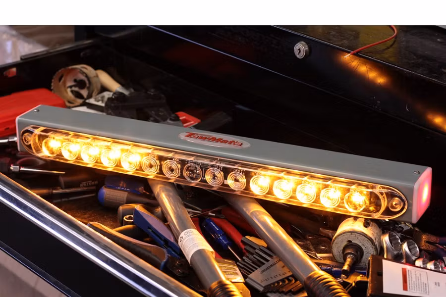 Picture of TowMate Advantage 22 STT/Strobe/Area Light