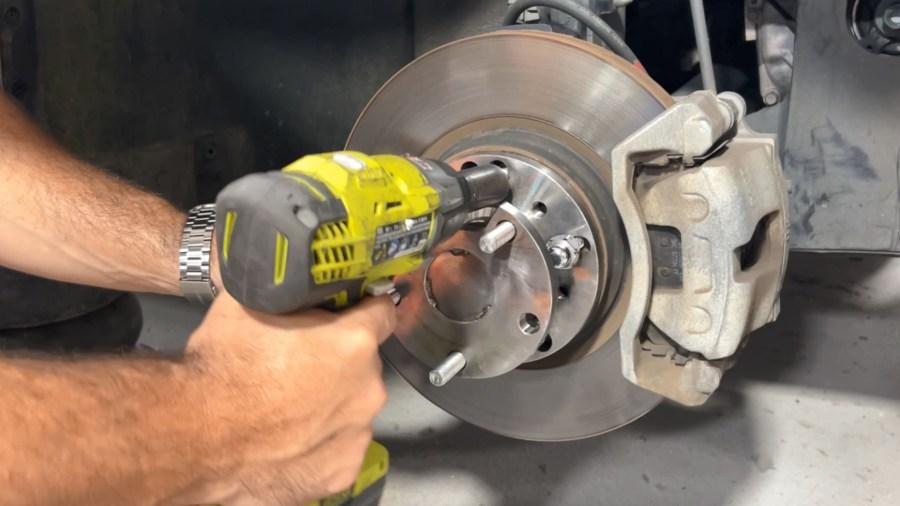 Picture of GUNI Wheel Hub Universal Rotating Hub