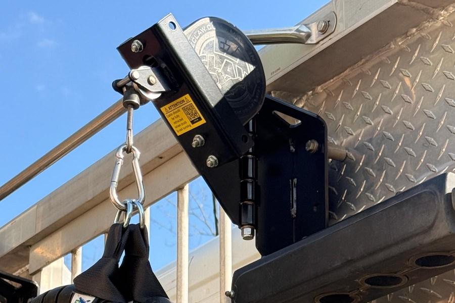 Picture of EZ Claw Hinged Versa Mount Bracket