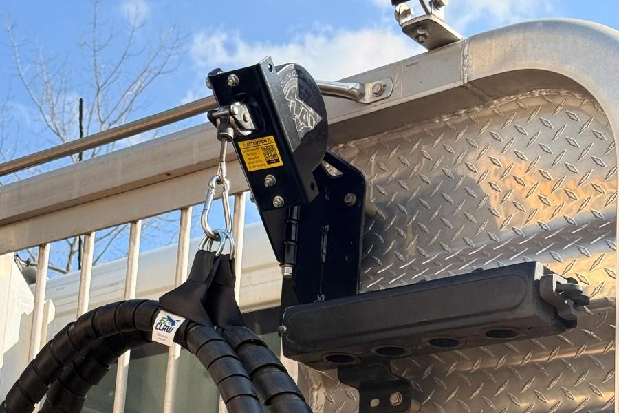 Picture of EZ Claw Hinged Versa Mount Bracket