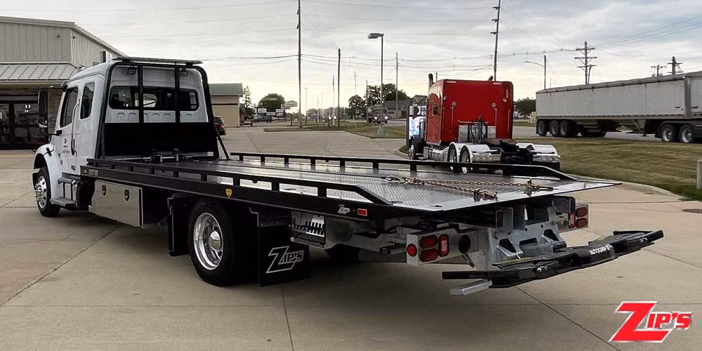 Picture of 2027 Century 21' 6" Steel 12 Series LCG™ Car Carrier, Freightliner M2EC, 23345