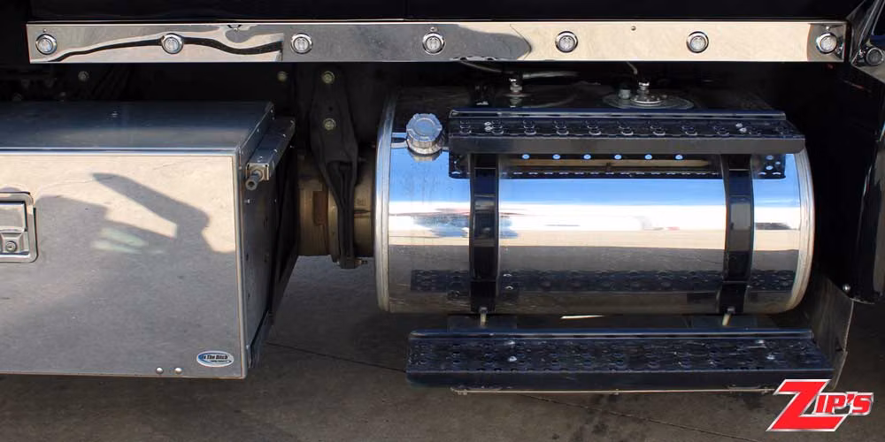 2024 Century 21' 6" Steel SST 12 Series LCG™, International MV-X, 23774 Close Up Detail