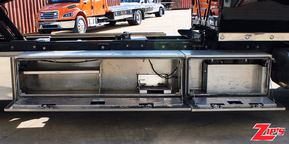 2024 Century 21' 6" Steel SST 12 Series LCG™, International MV-X, 23774 Perspective View