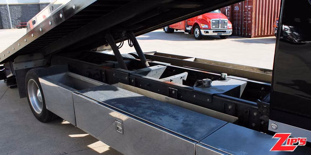 2024 Century 21' 6" Steel SST 12 Series LCG™, International MV-X, 23774 Additional Angle