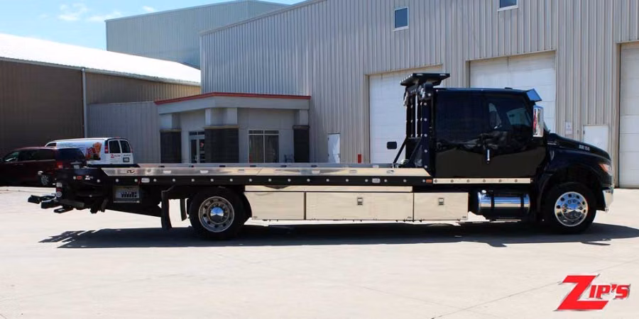 2024 Century 21' 6" Steel SST 12 Series LCG™, International MV-X, 23775 Perspective View