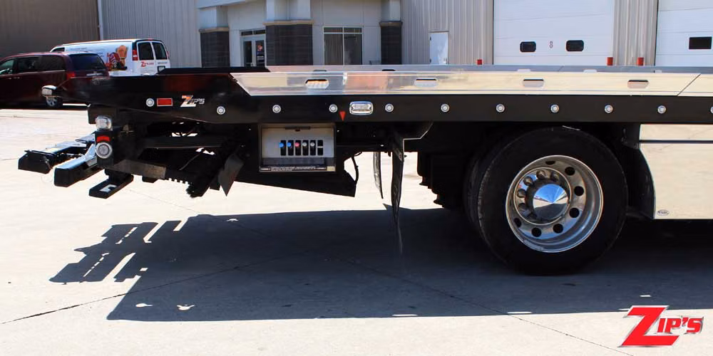 2024 Century 21' 6" Steel SST 12 Series LCG™, International MV-X, 23775 Feature Close-up