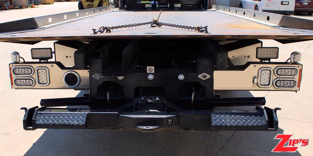 2024 Century 21' 6" Steel SST 12 Series LCG™, International MV-X, 23776 Perspective View