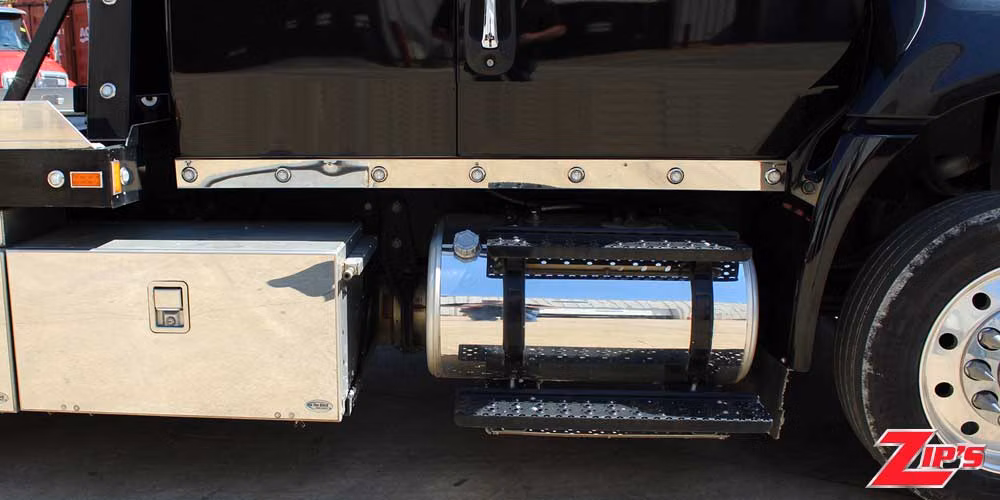 2024 Century 21' 6" Steel SST 12 Series LCG™, International MV-X, 23776 Feature Close-up