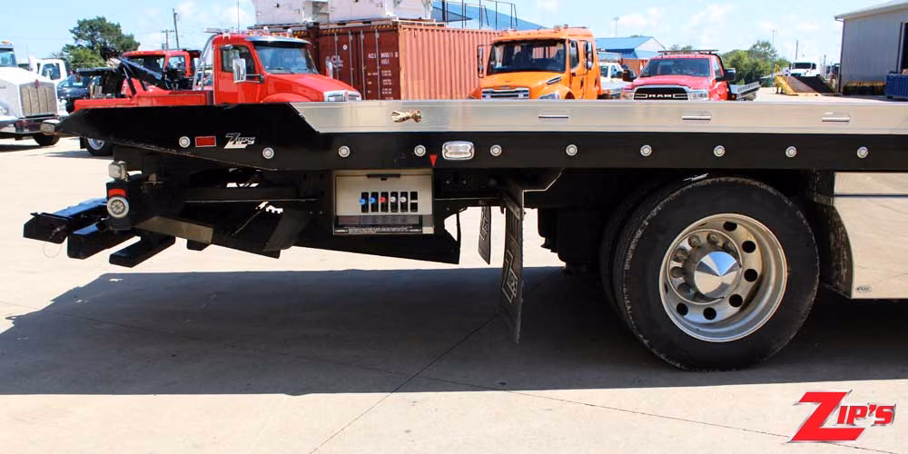 2024 Century 21' 6" Steel SST 12 Series LCG™, International MV-X, 23776 Feature Close-up