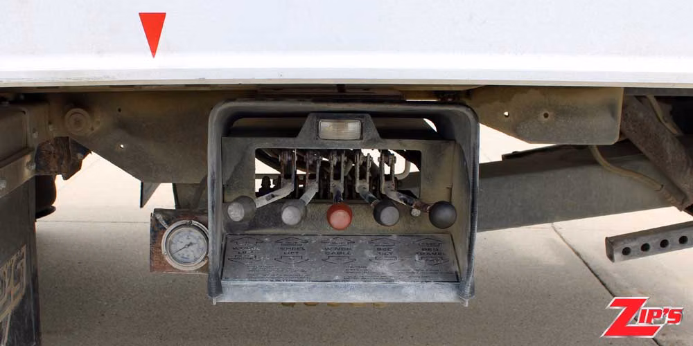 2012 Century 21' Aluminum 12 Series LCG™ Car Carrier, International 4300, 23816 Alternate View