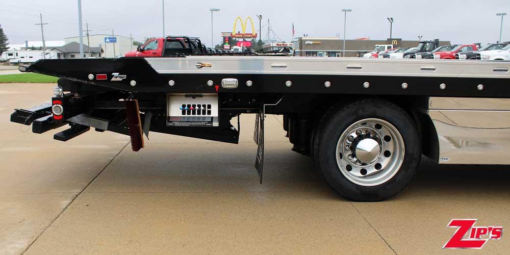 2024 Century 21' 6" Steel SST 12 Series LCG™, International MV-X, 23776 Feature Close-up