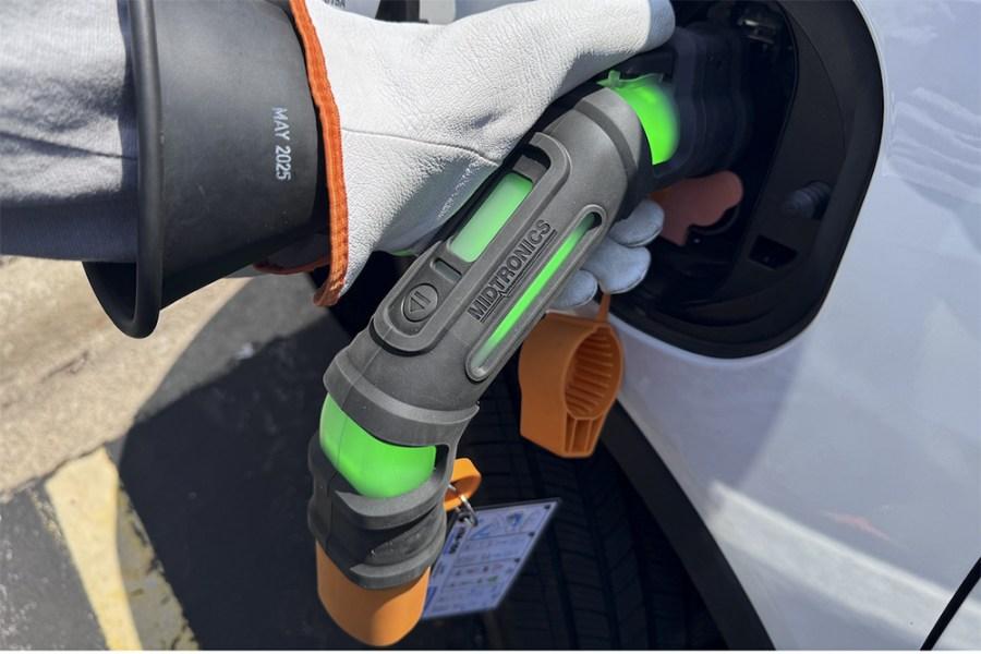 Midtronics xIM-100 EV Immobilizer Kit Additional Angle