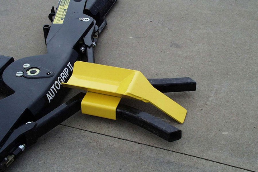 Picture of Miller Motorcycle Towing Attachment for Chevron 408 Wrecker with an AutoGrip
Wheel Lift