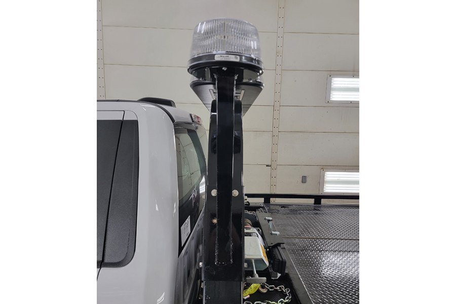 Picture of Zip's Adjustable Light Mount Kit for Pylon Installation