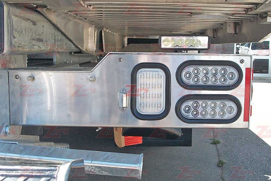 Picture of Miller Tail Light Face Plate Horizontal Lights Horizontal Right LCG Gen II Series