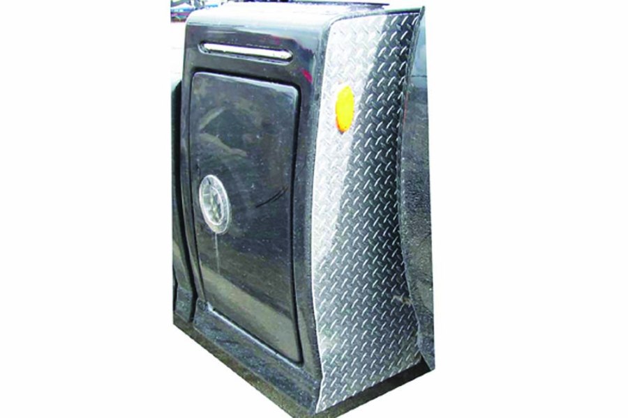 Picture of Zip's Custom Composite Tunnel Box Aluminum Rock Guard